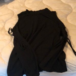 Cut out shoulder long sleeve with ties